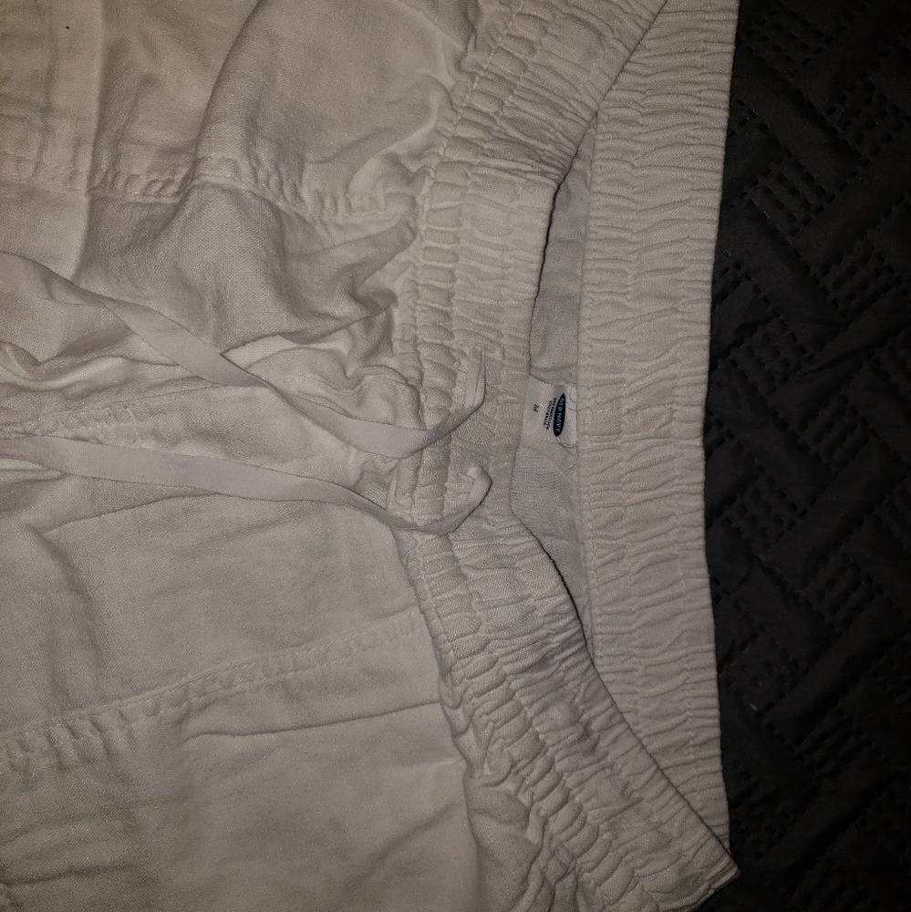 White and black linen pants with drawstring